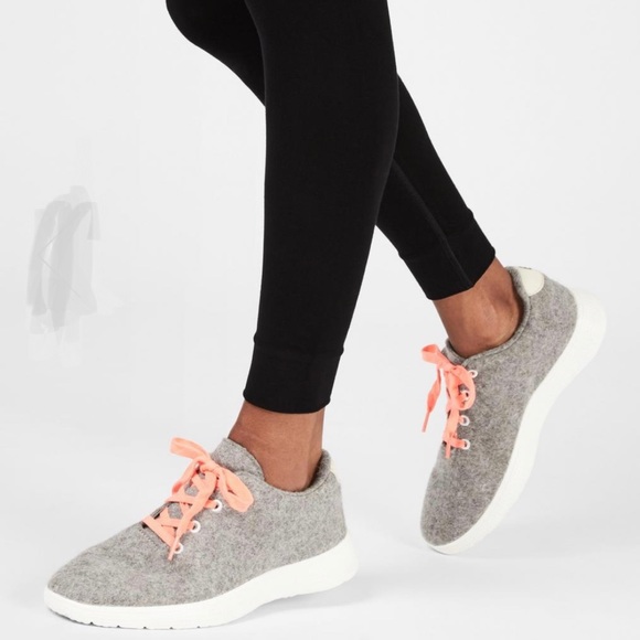 NWT Egos Lightweight Trainers - Picture 1 of 3